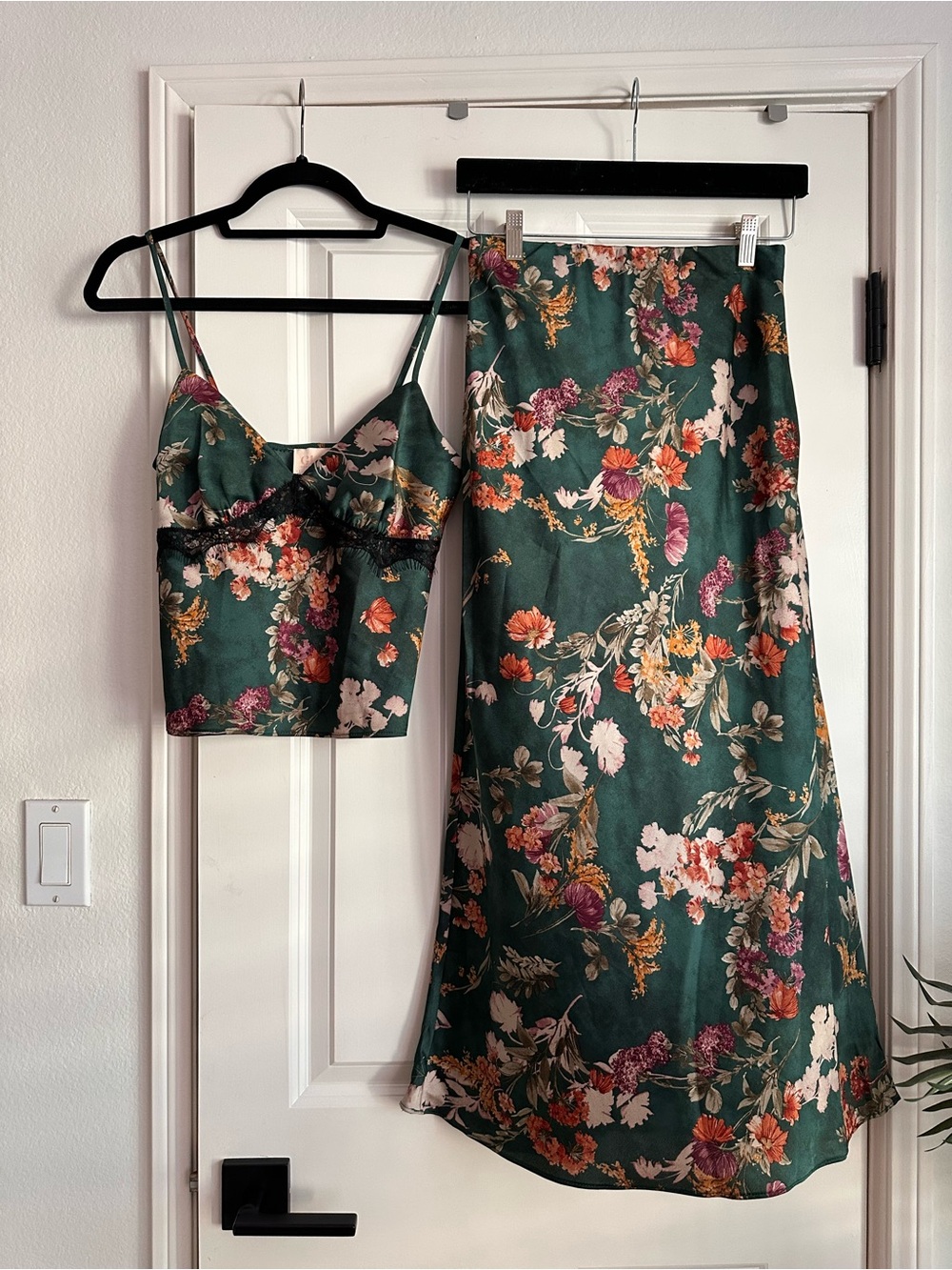 2 piece set - Cami and Midi Skirt - Satin Floral - Picture 4 of 5